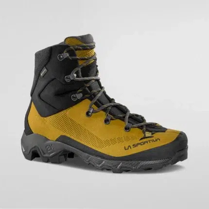 La Sportiva Aequilibrium Trek GTX Savana/Carbon