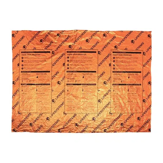 Manta de emergencia Lifesystems Heatshield reflectante desplegada